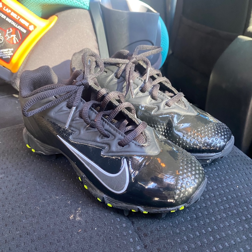 Boys cleats